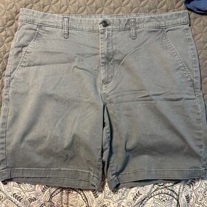 Men's Flat Front Shorts in Slate Gray